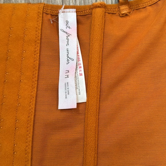 out from under corset - Picture 2 of 2